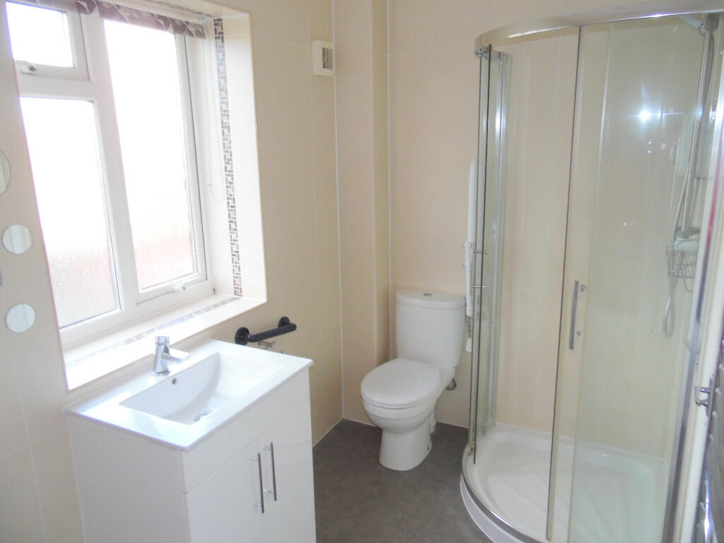 BATH/SHOWER ROOM
