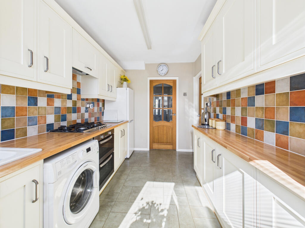 CAM05192G0-PR0110-STILL010