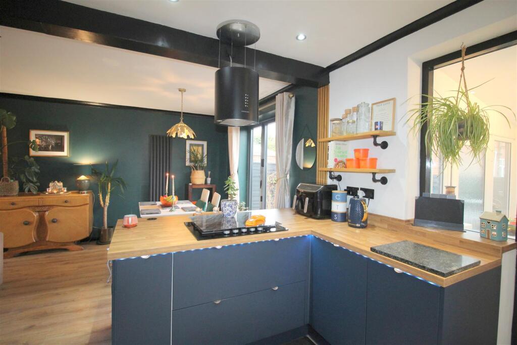 Open Plan Lounge/Dining Kitchen