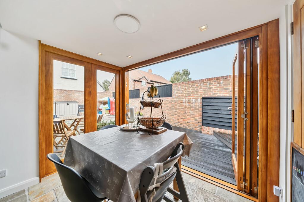Dining Area (1)