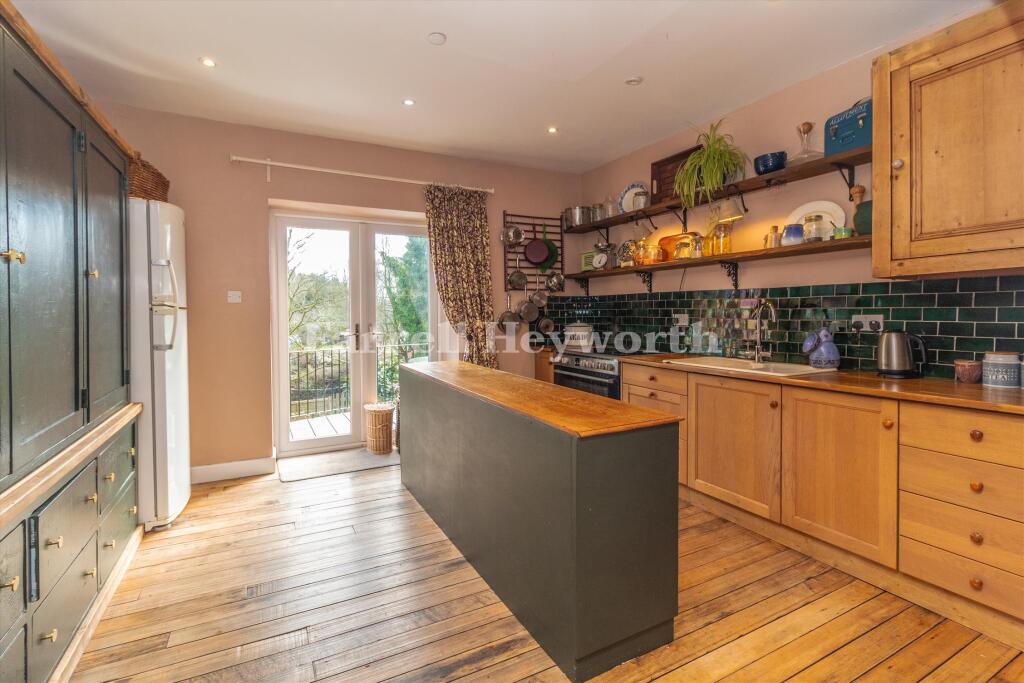Kitchen Area image 2