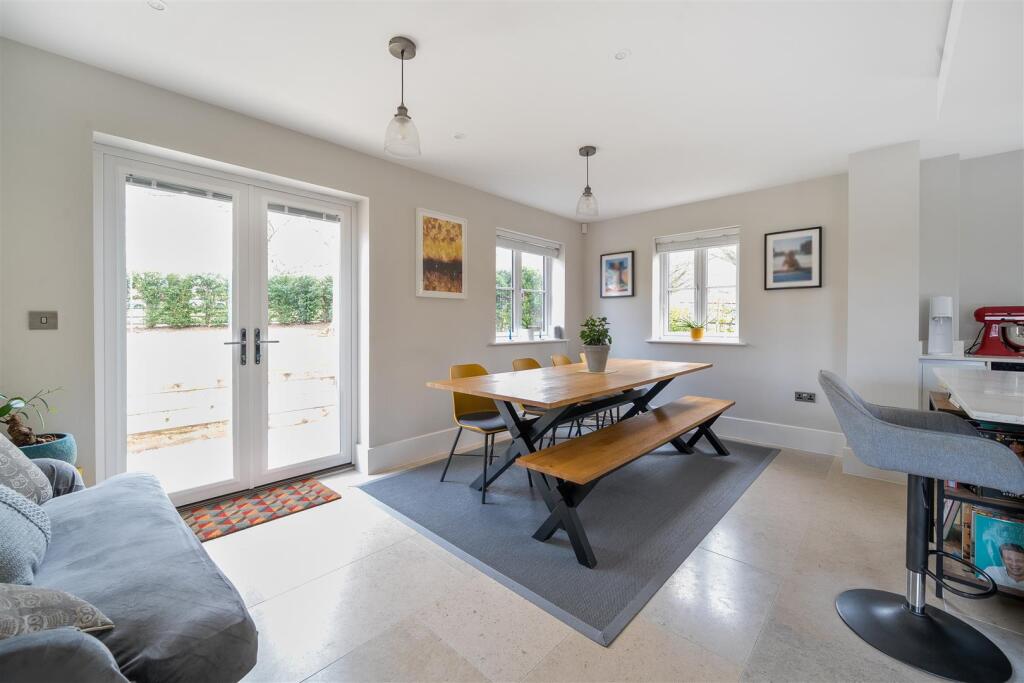 Park View House, 16 Earls Farm Way, Towcester (3).