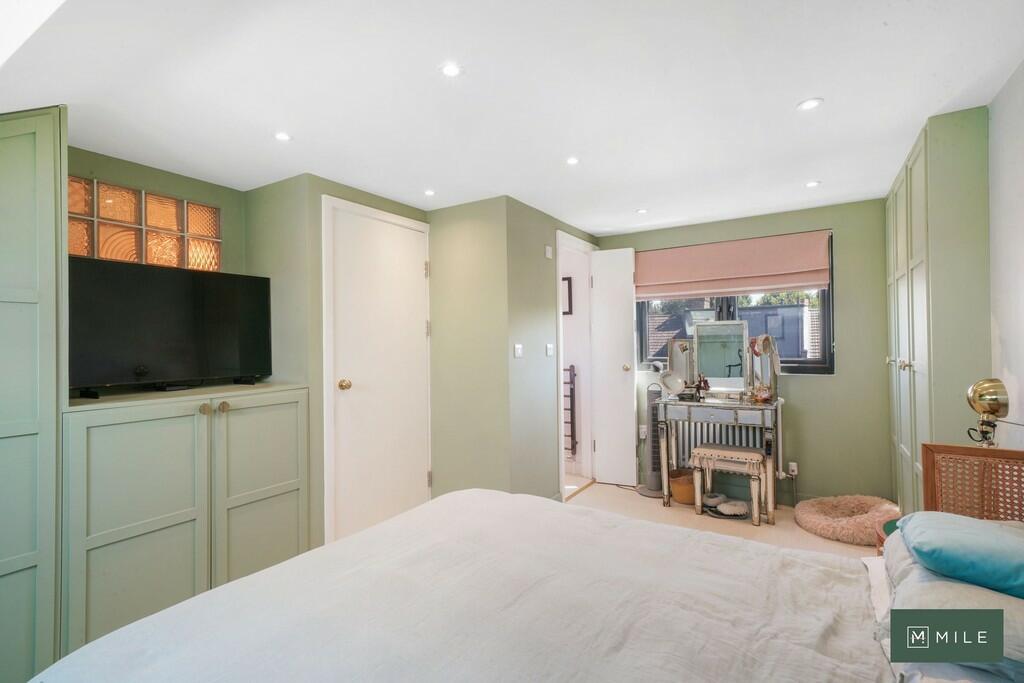 53 Yewfield Road ...