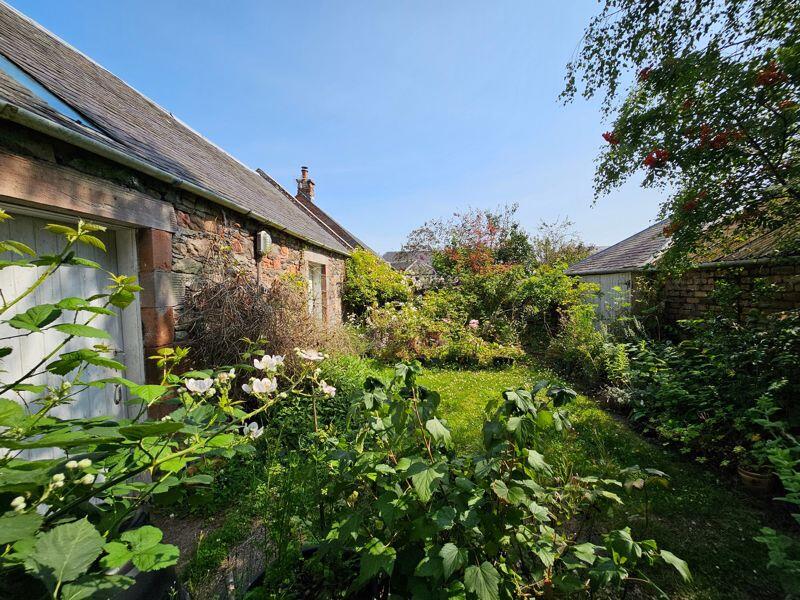 Stables &amp; Courtyard
