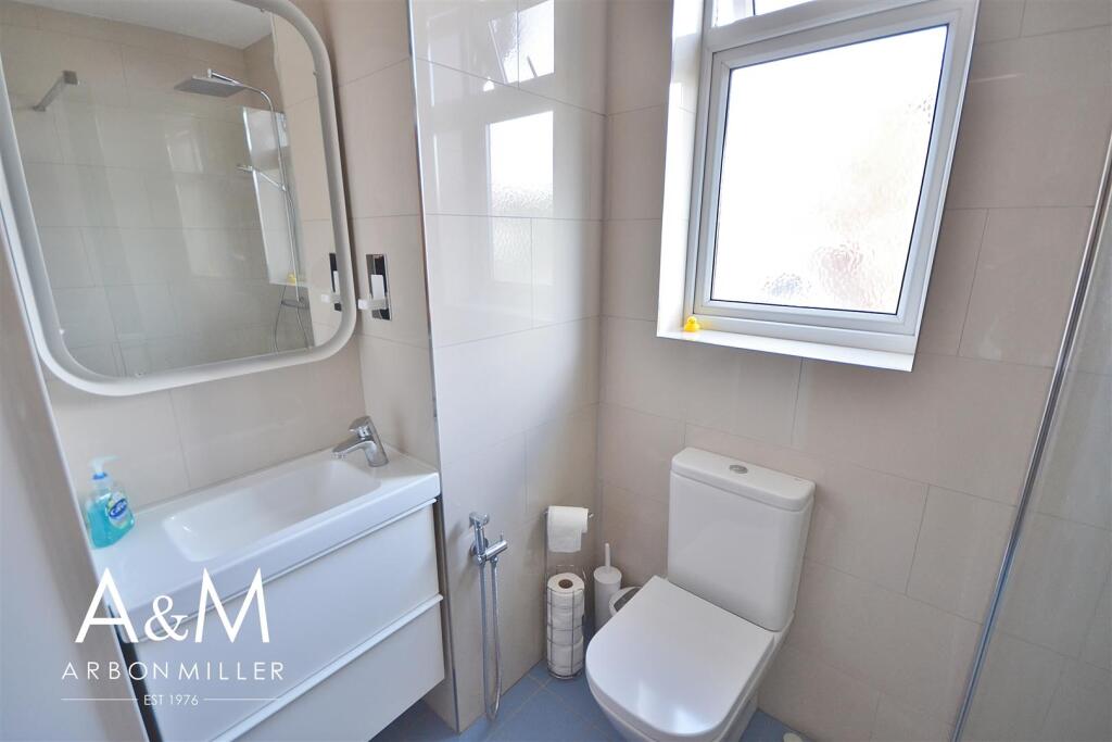FIRST FLOOR SHOWER