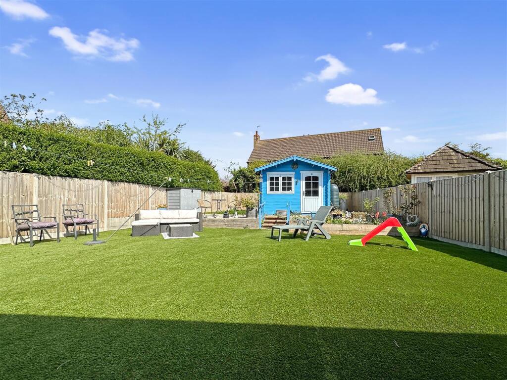 Private Landscaped Garden 680
