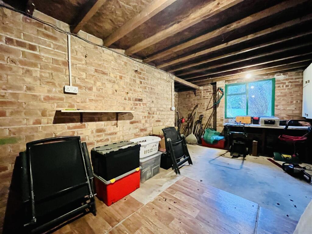 Attached Garage Aspect 2.jpg