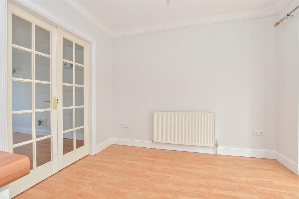 Kitchen/ Dining Area