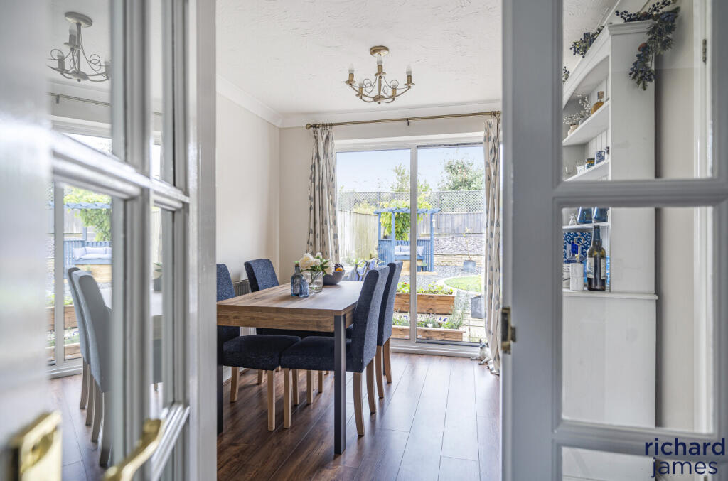 594bc777-35f1-496...