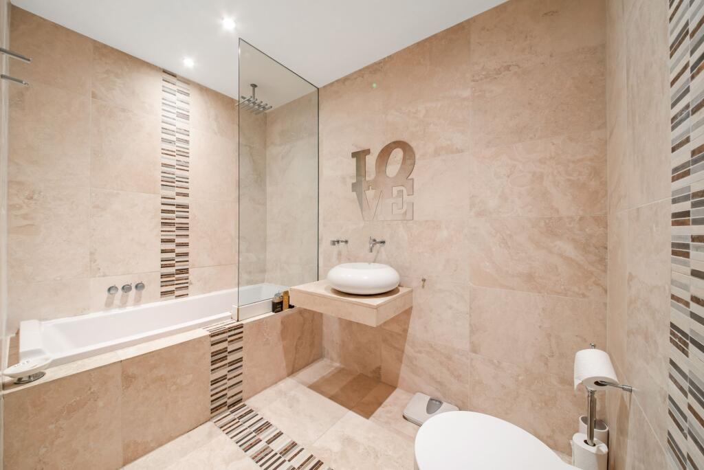 ENSUITE BATHROOM TO BEDROOM ONE