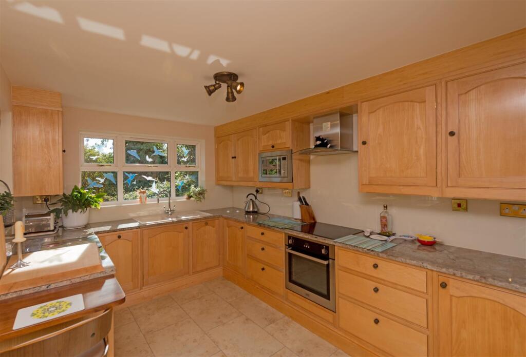 Fitted Breakfast Kitchen: