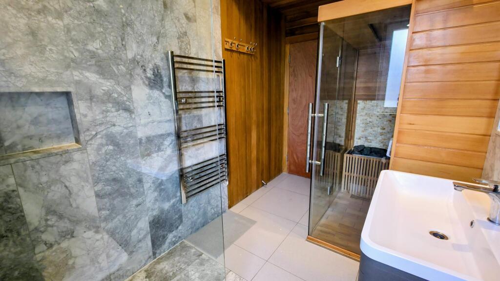 Ground floor Bathroom