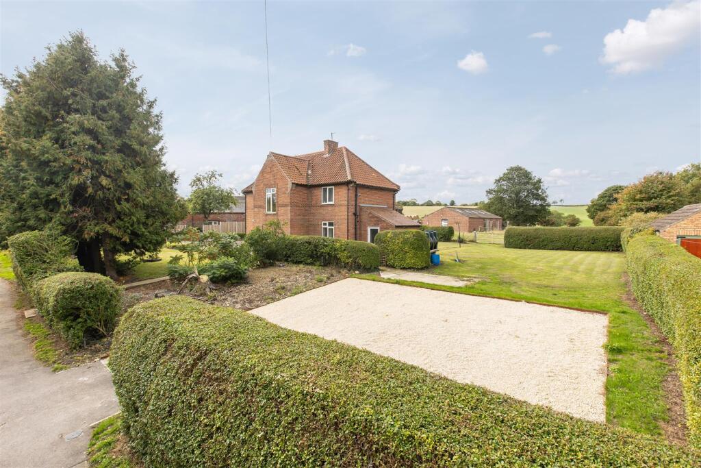 Hemsworth Lodge External-8.jpg