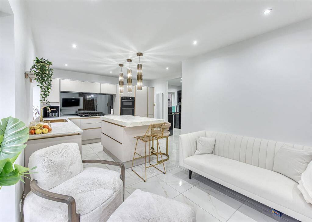 27 Mount Road-FEB25-kitchen5.jpg