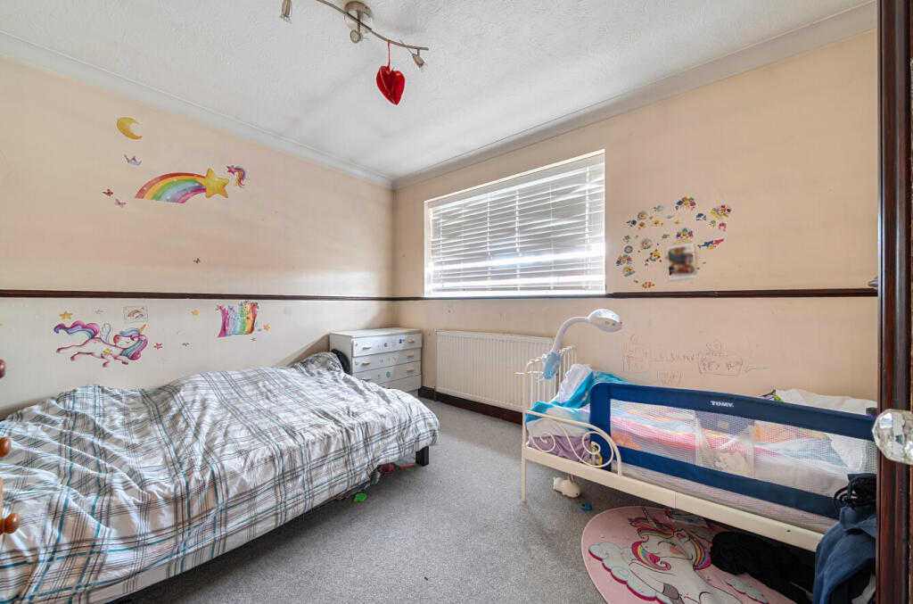 1373636-8-6909edd...