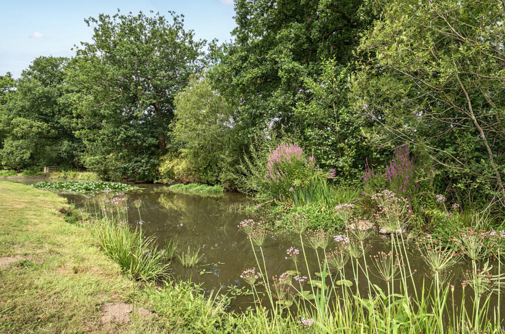 1327648-6-687f5e5...