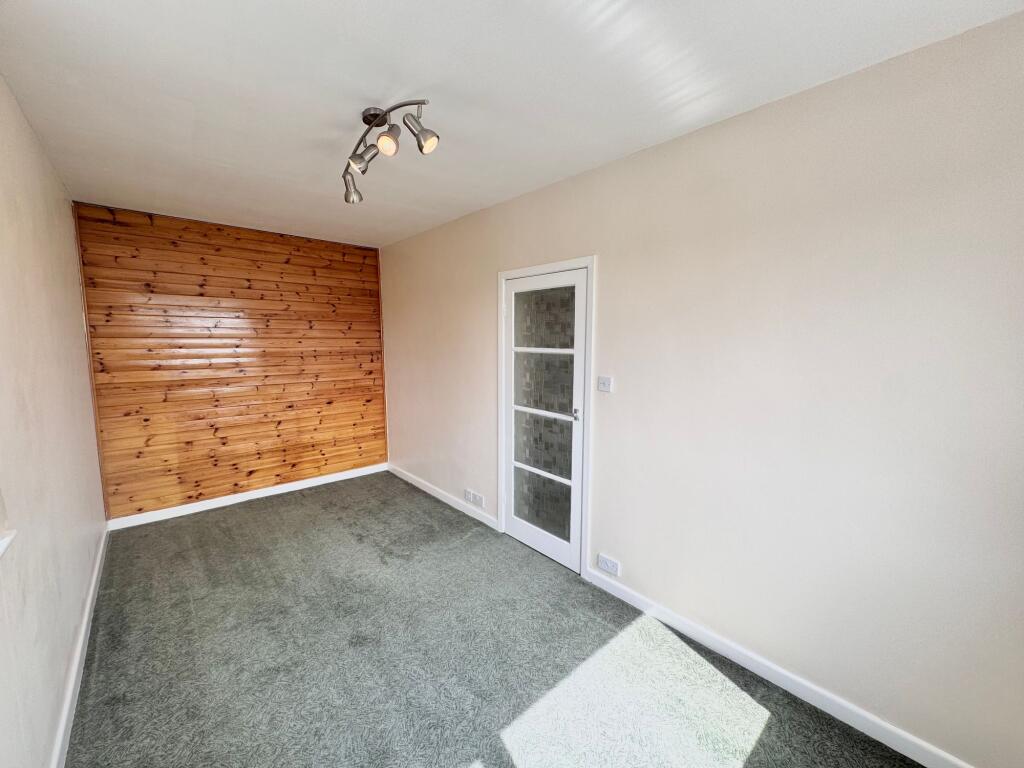 Bedroom (back right)