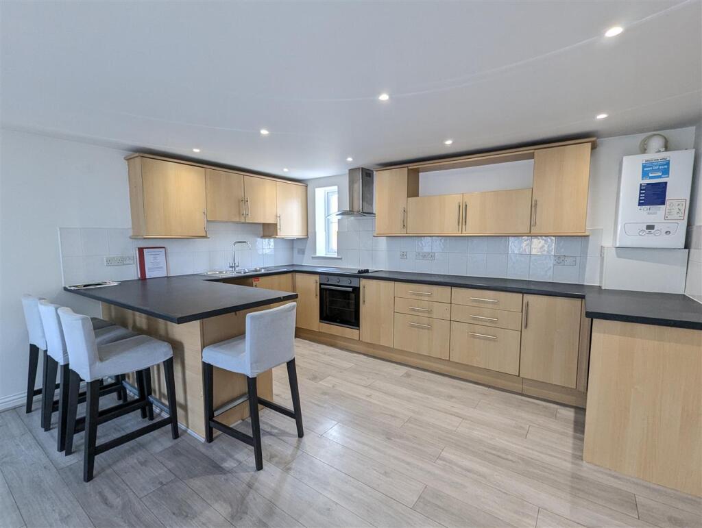 1 Chegwin Court Kitchen
