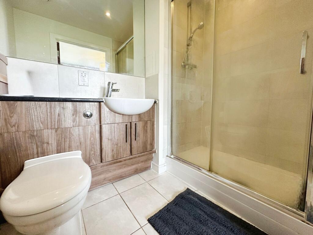 En-Suite Bathroom 2