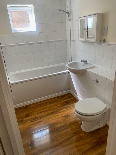 FamilyBathroom.jpg