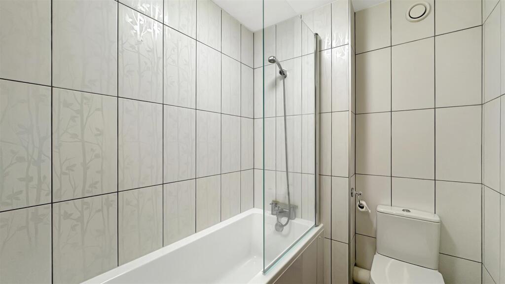 Bedroom Two En Suite