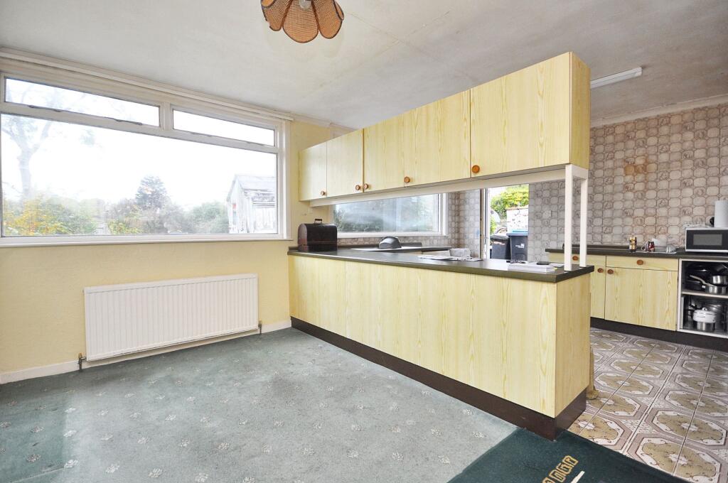 Dining kitchen