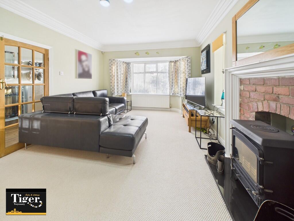 CAM02176G0-PR0772...