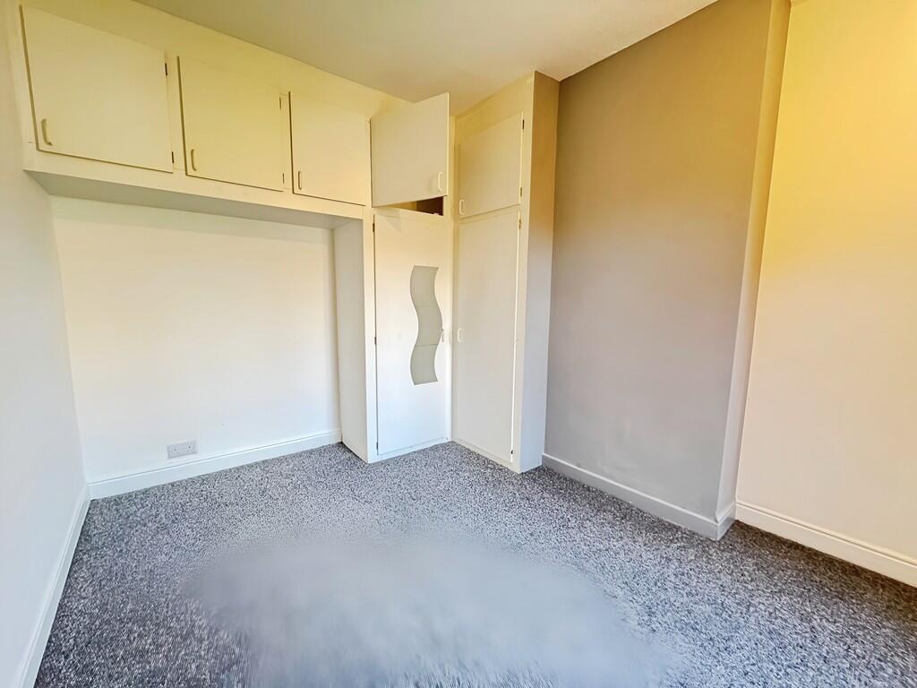 135ec2b8-WhatsApp...