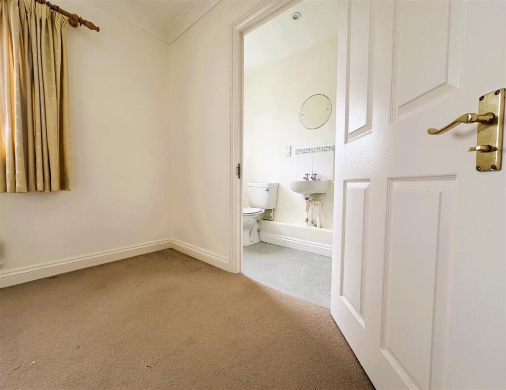Ensuite