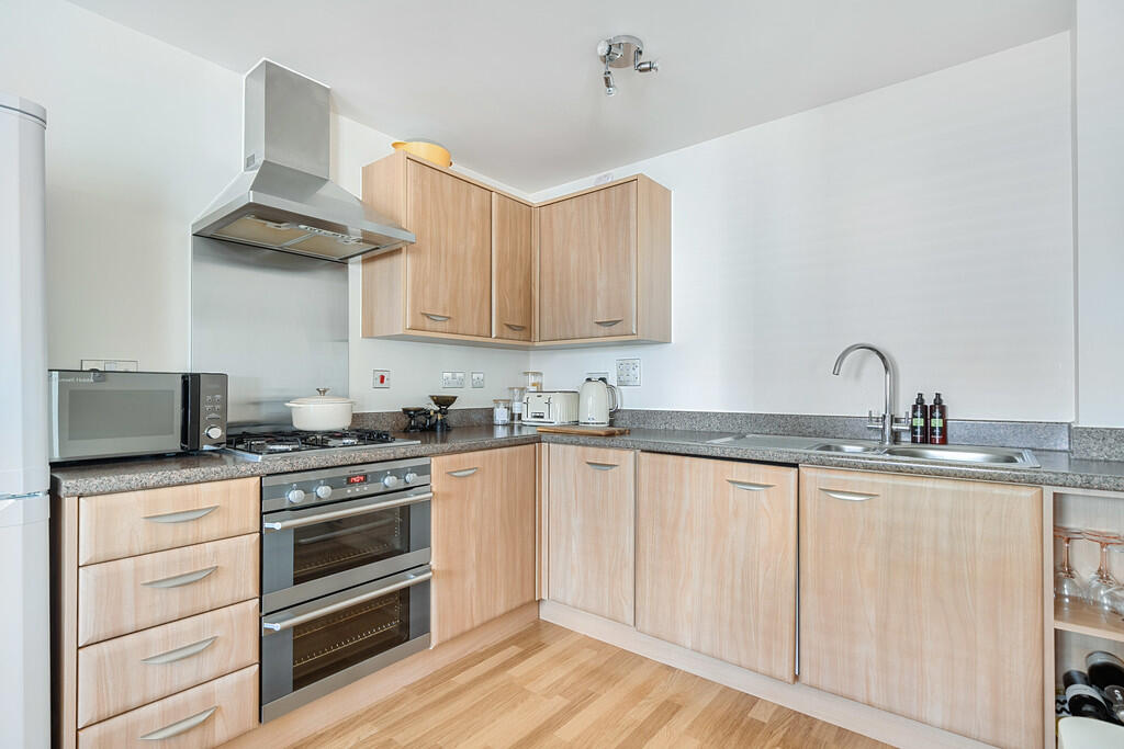 1302737-13-683db8...