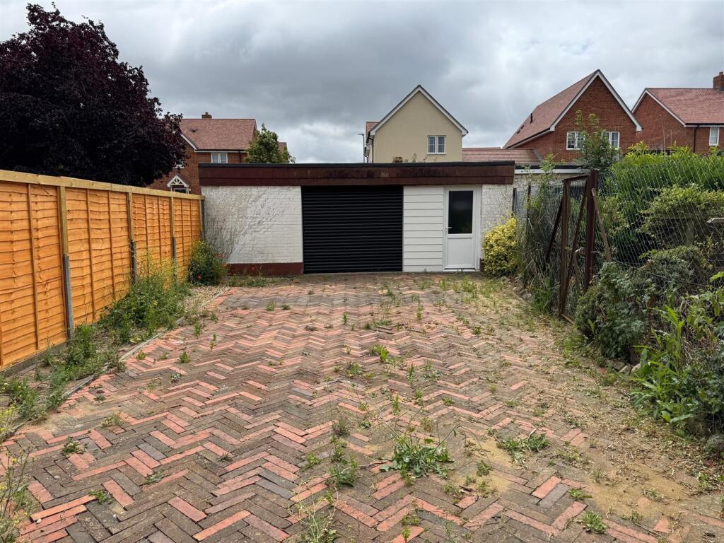 garage.jpg