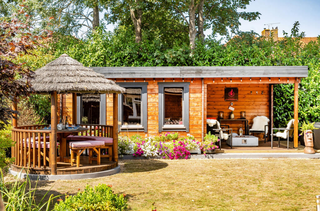 1341163-8-689f330...