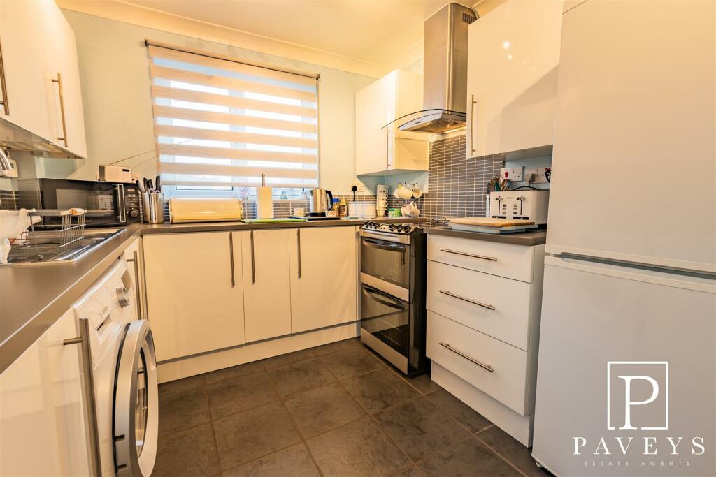 KITCHEN BREAKFAST ROOM