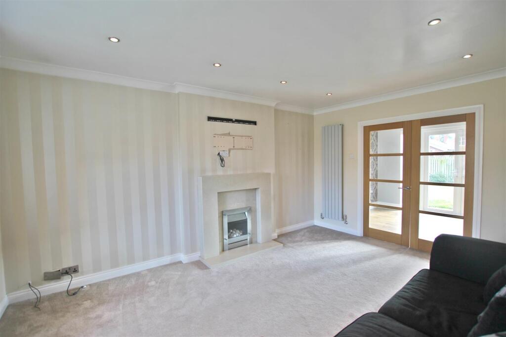 SITTING ROOM