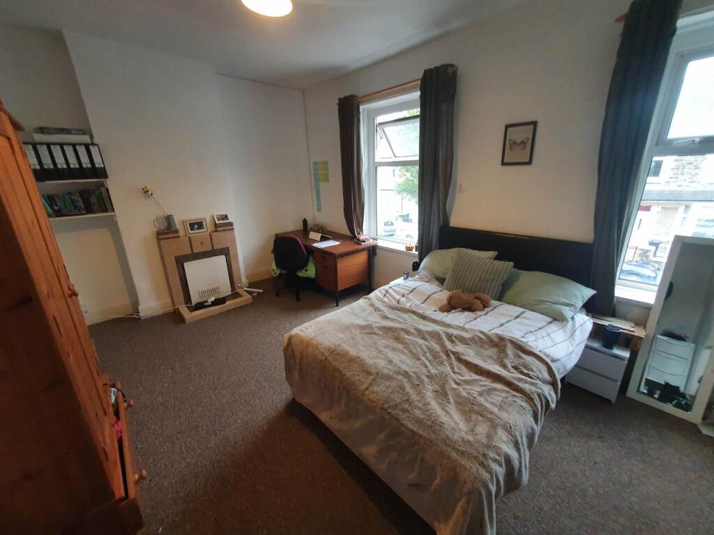 Bedroom 5 (2)