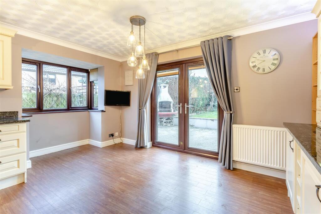 8673580-interior12.jpg