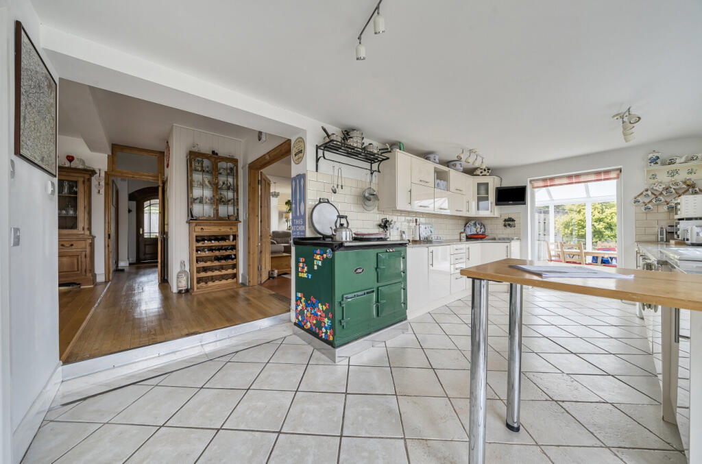 1364639-7-68ed2b7...