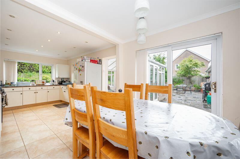 Kitchen/Dining