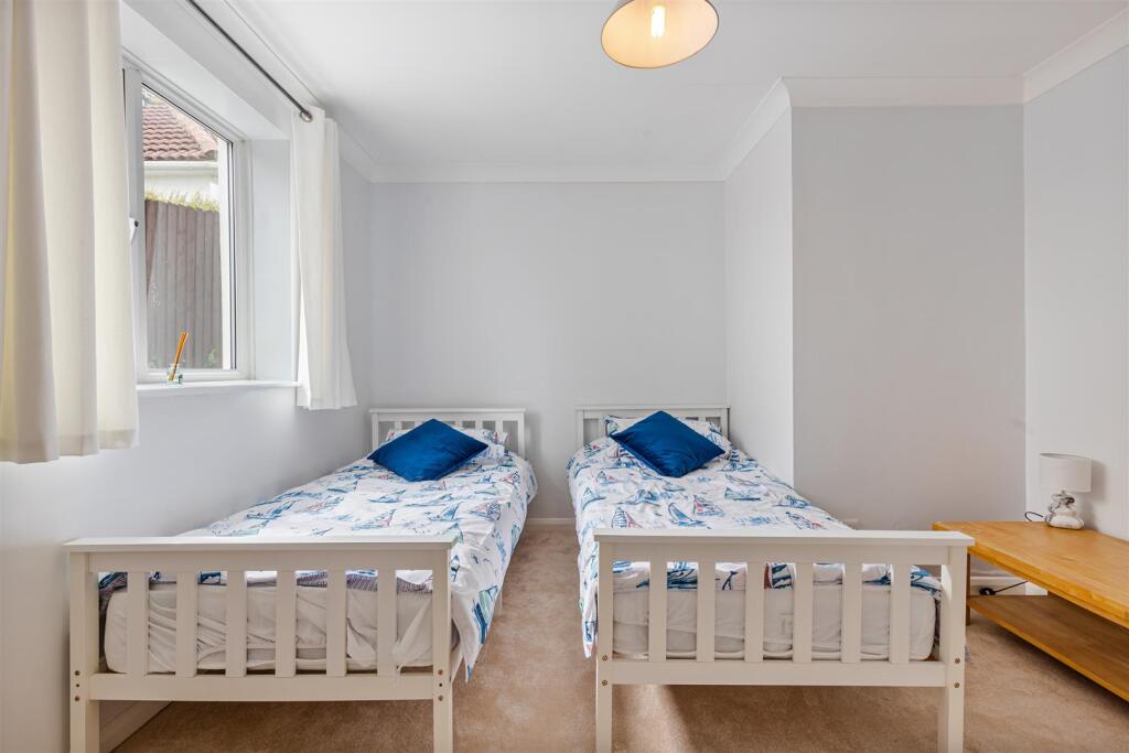 A23 - Pine Lodge Copythorne Road Brixham - 250609.