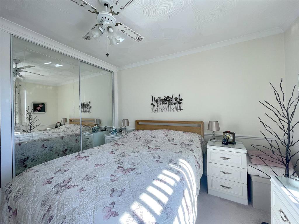 Bedroom One (2).jpeg