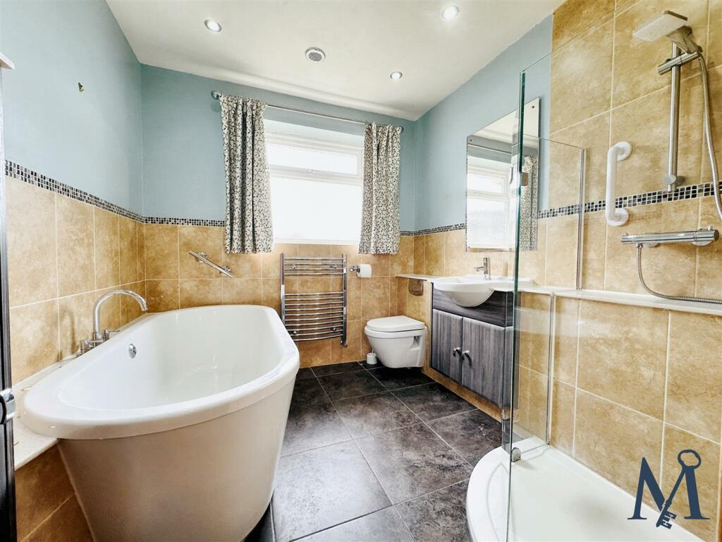 4-Piece Family Bathroom