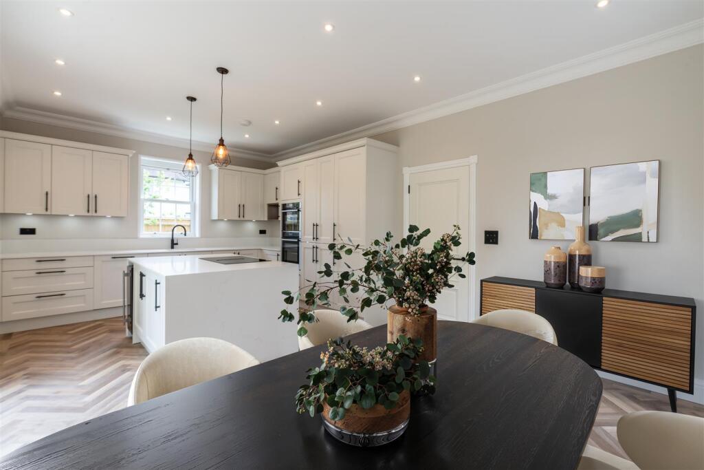 Kitchen/Dining