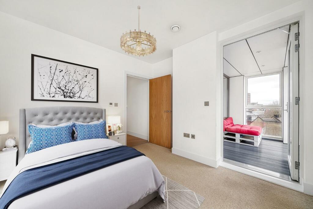 Bedroom 2 (2).jpg