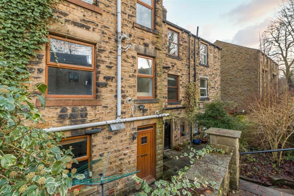 35 Delph New Road Dobcross OL35BA 005.JPG