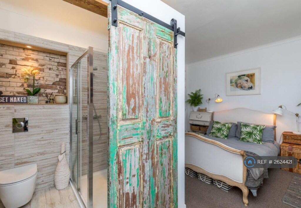Master En-Suite