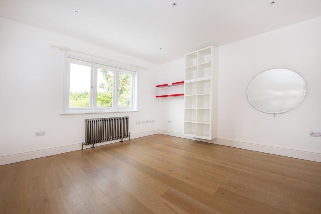 the-coach-house-c...