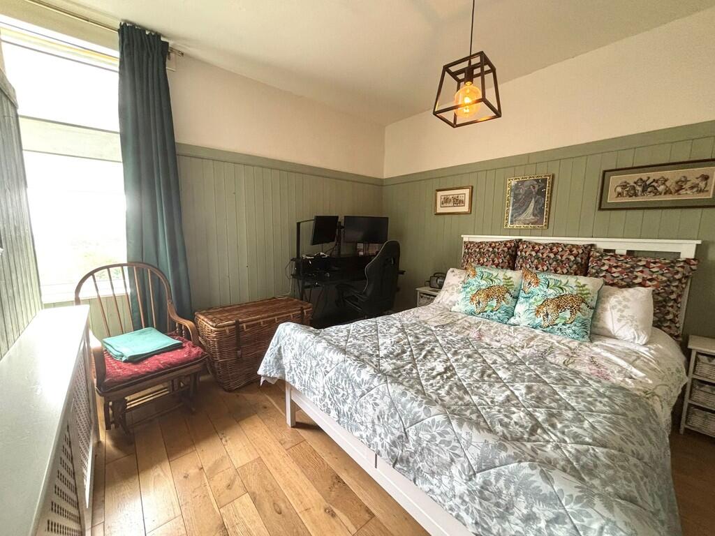 bedroom 1.