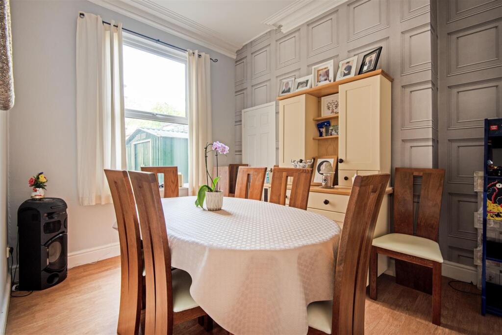 207 Park Lane.11.jpg