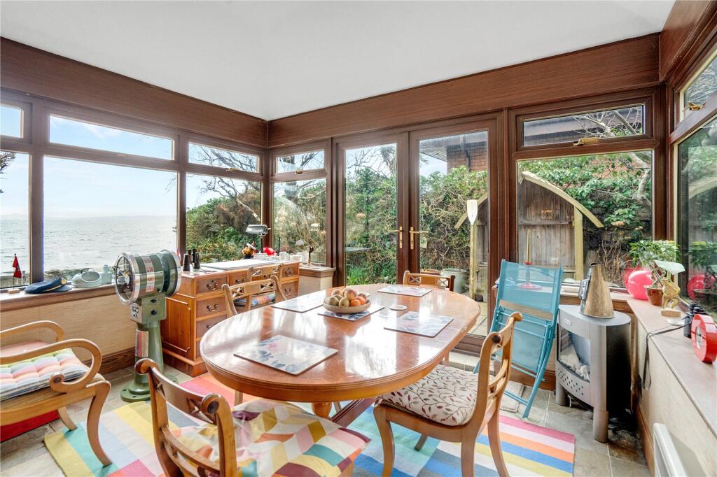 Entertainment/Dining