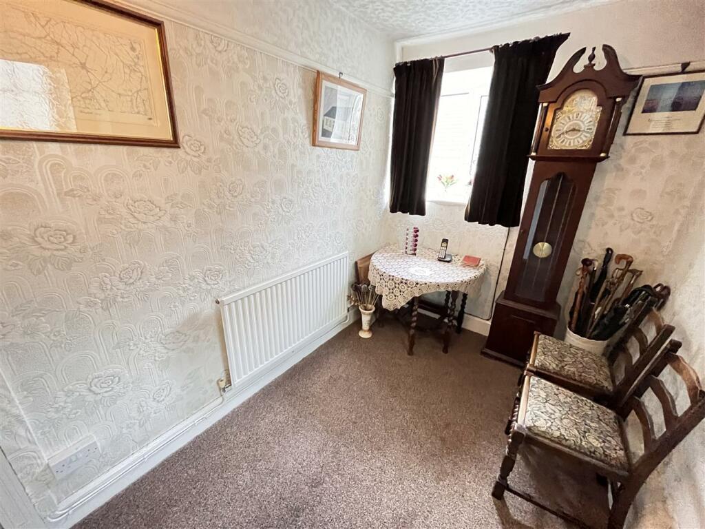 FRONT HALLWAY